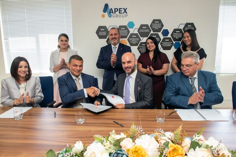 Care workers impjegati ma’ Apex Care se jibbenefikaw minn kundizzjonijiet ta’ xogħol aħjar