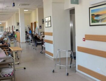 Il GWU è del parere che gli operatori privati ​​con condizioni di lavoro atipiche debbano ricevere l’In-Work Benefit