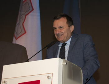 DOVREMMO CONCENTRARCI SU UN’ECONOMIA SOSTENIBILE, NON SULLA