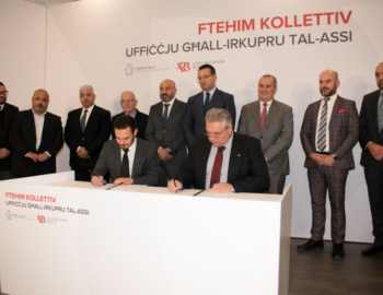 È stato firmato il primo contratto collettivo per i dipendenti