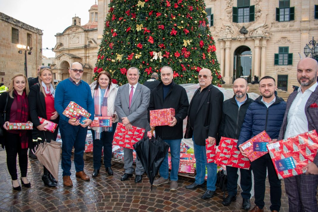 GWU partecipa all’iniziativa “regalo con amore”