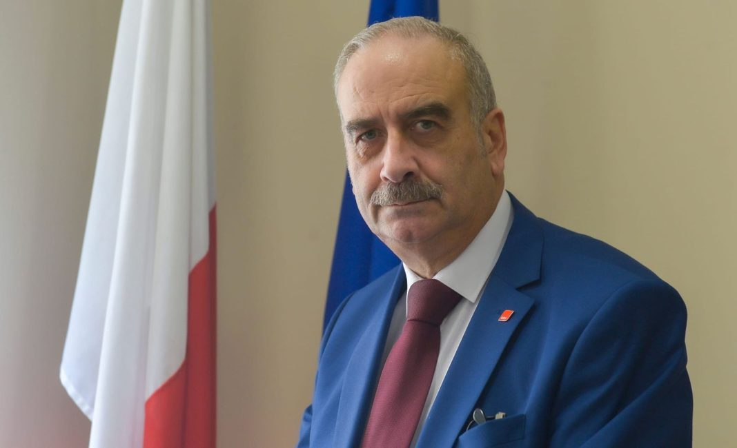 Lavoratori stranieri: la via da seguire è la solidarietà, non l’esclusione