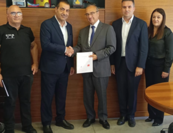 I lavoratori ottengono salari migliorati e condizioni di lavoro ottimizzate con il nuovo contratto collettivo della gwu