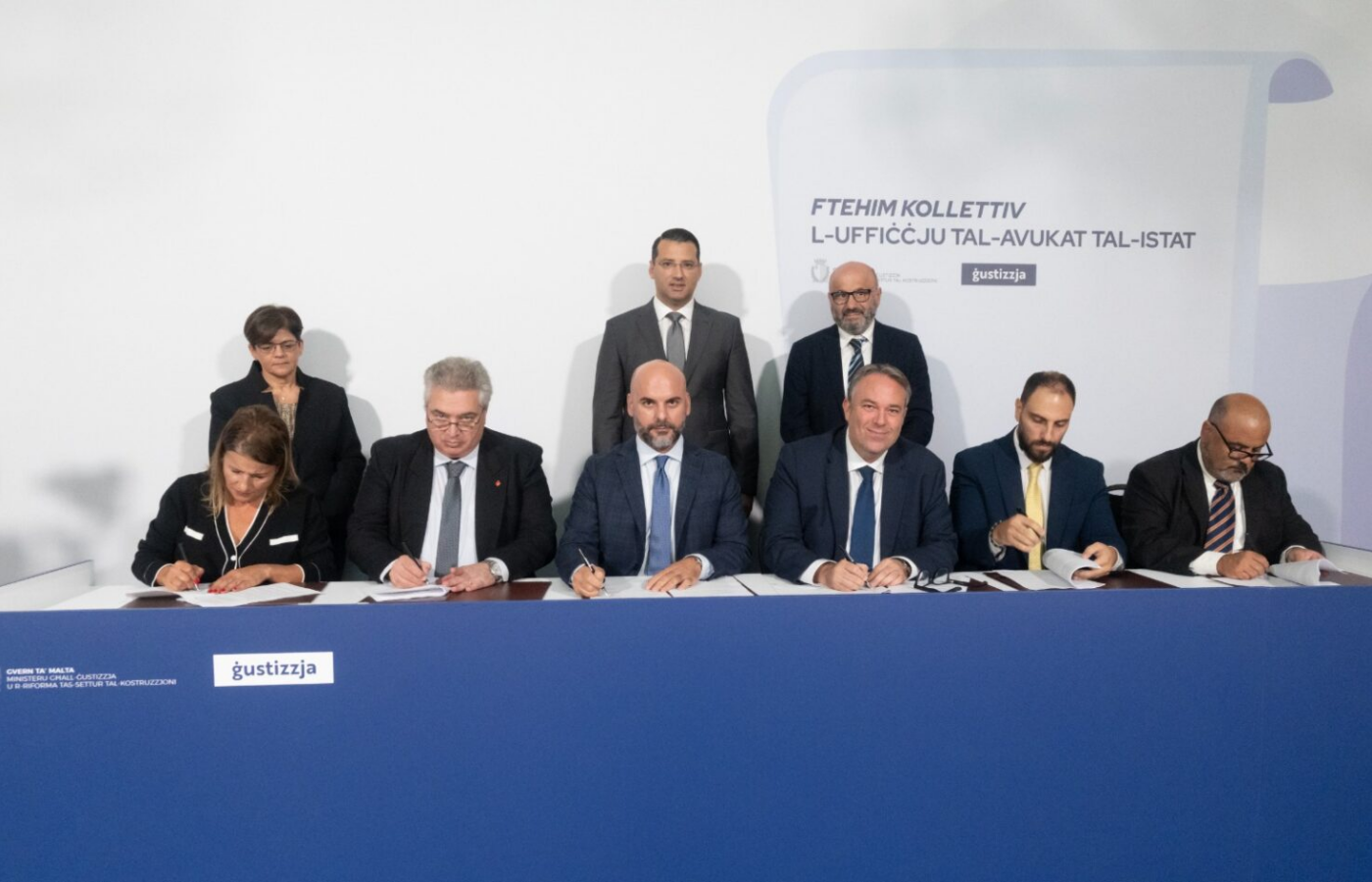 L-ewwel ftehim kollettiv għall-gradi amministrattivi fl-Uffiċċju tal-Avukat tal-Istat